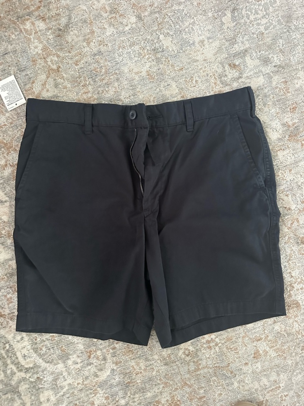 Uniqlo Men’s Black Casual Shorts - Classic Pull-On Style.